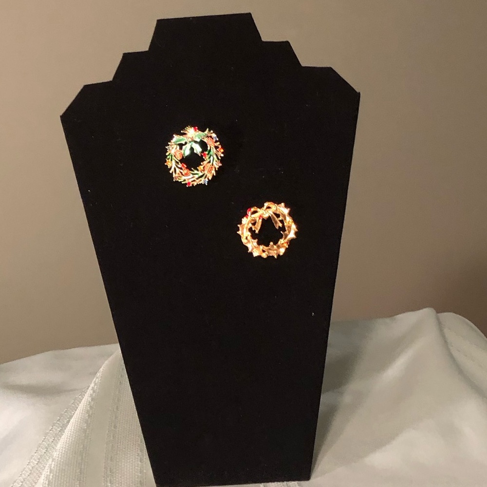 2 Vintage Christmas Wreath Brooches
